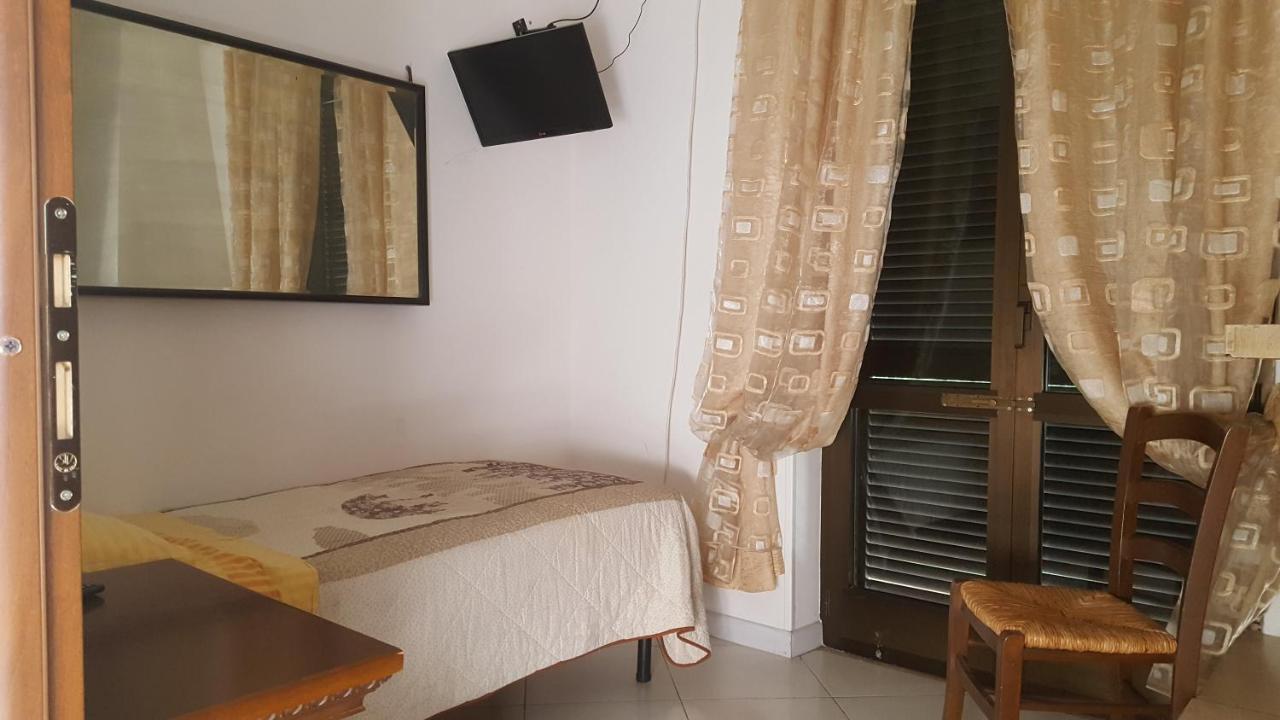 Hotel Al Fontanone à Cecchina Extérieur photo